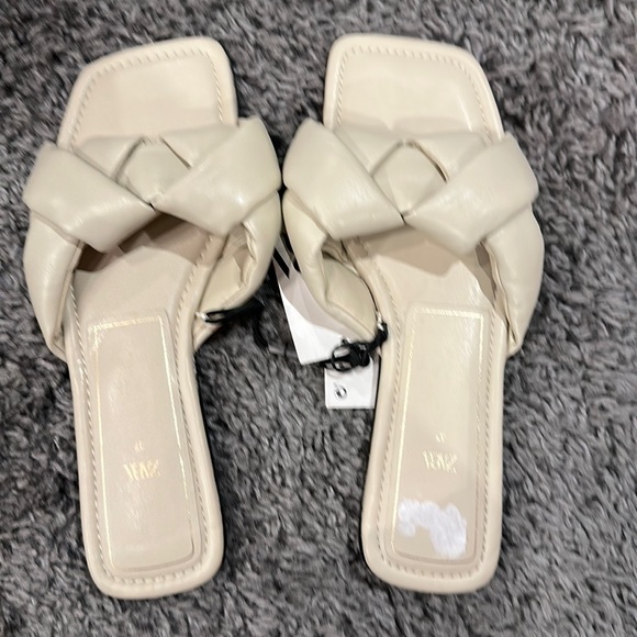 Zara Cream Women Sandals - Picture 1 of 7